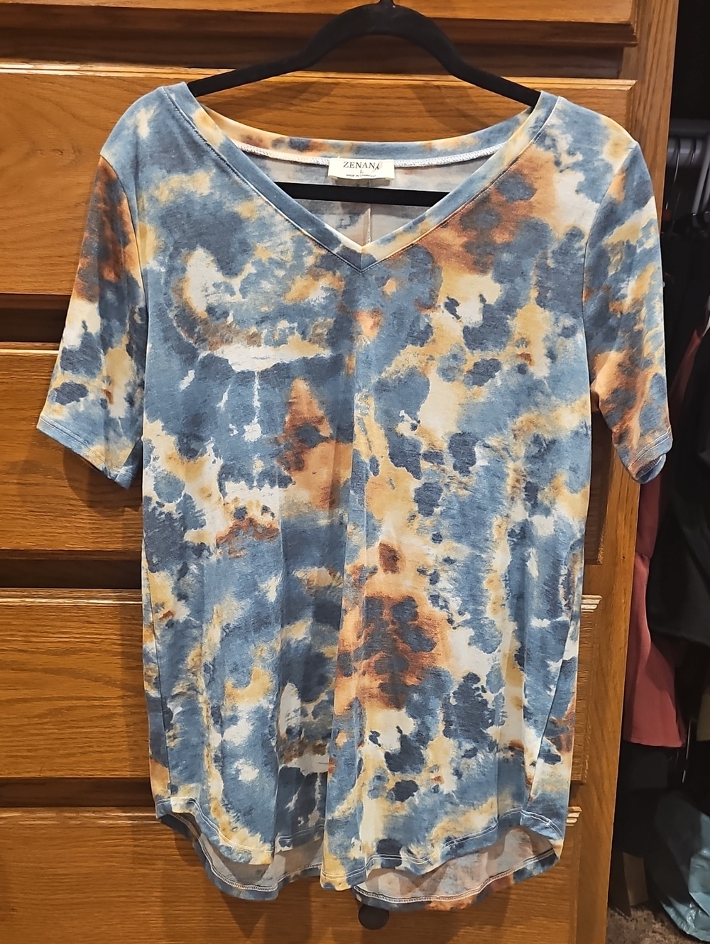 Zenana Green & Tan Tie-Dye V-Neck Top